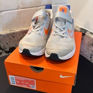 Nike Air Zoom Arcadia 2 (PSV) - Gray with Orange Accents Little Kids 1.5Y